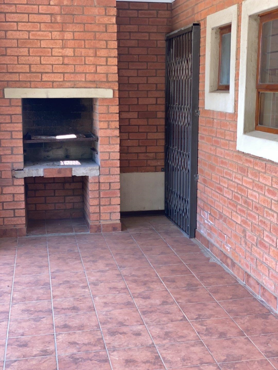 To Let 2 Bedroom Property for Rent in Die Bult North West